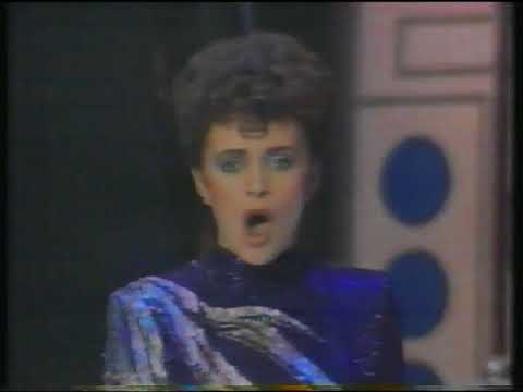 Sheena Easton   For Your Eyes Only Live At The 1982 Oscars