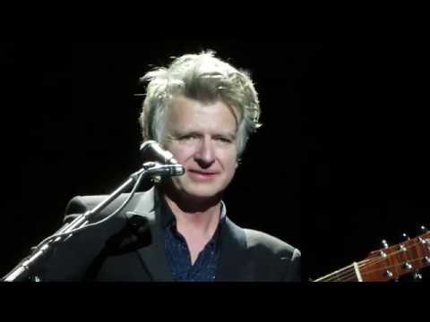 Fleetwood Mac - Don't Dream It's Over & Landslide - Sydney 17th Aug 2019