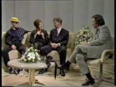 Liza Minnelli & Pet Shop Boys - Interview on Wogan   (1989)