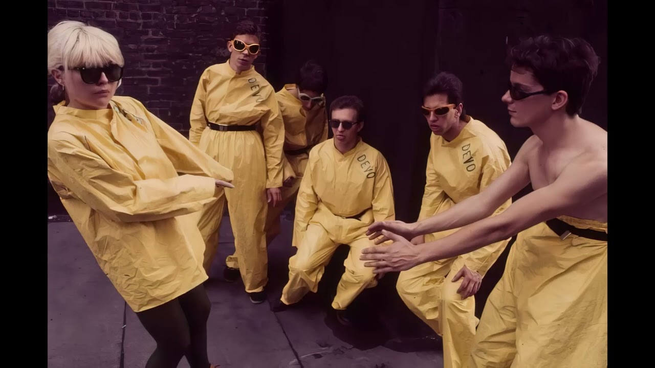 Debbie Harry - Whip It (Devo Cover Live 1990)